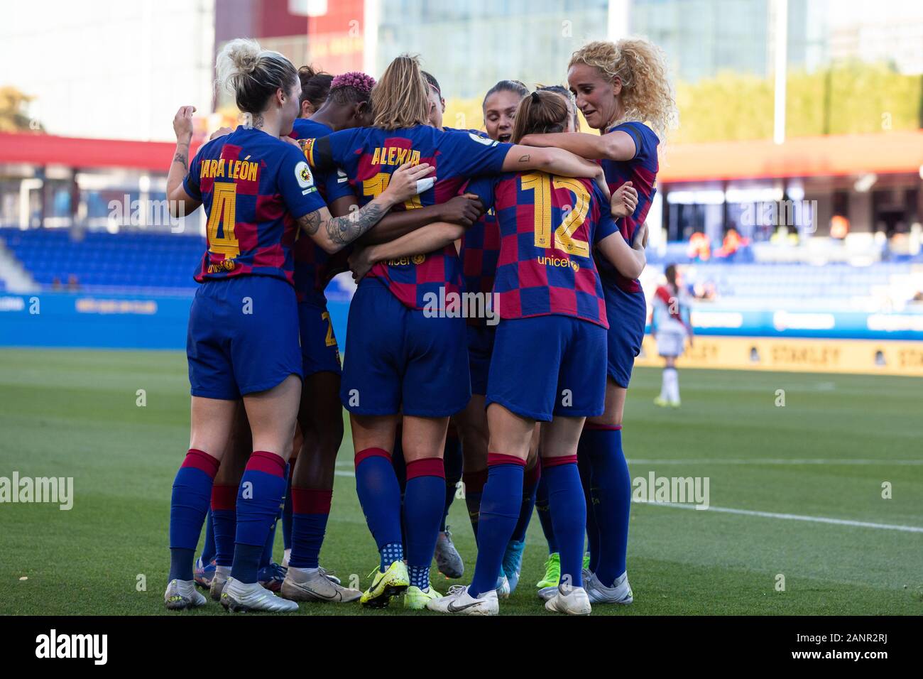 Barcelona, Spanien. 18 Jan, 2020. Die Spieler des FC Barcelona feiert ein Ziel während der spanischen Frauen Liga Primera Iberdrola Match zwischen dem FC Barcelona v Rayo Vallecano an Johan Cruyff Stadion am 18. Januar in Barcelona, Spanien 2020. Credit: Cal Sport Media/Alamy leben Nachrichten Stockfoto