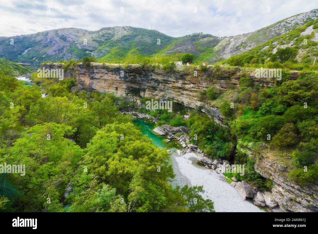 Tara Canyon, Berge und Wälder rund um im Naturpark Durmitor, Montenegro Stockfoto