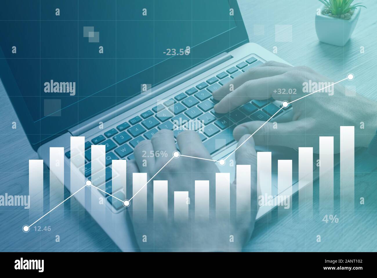 Das Konzept der Wachstum in den Wert des Marktes und die in der Tabelle angegeben. Detail der Arbeit an einem Laptop im Hintergrund Stockfoto