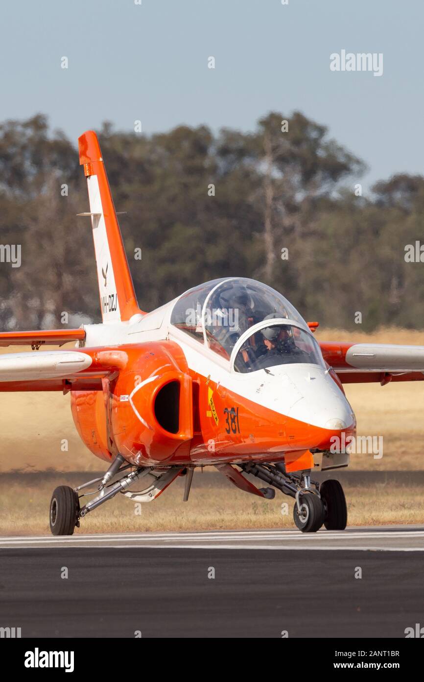 Siai Marchetti S. 211 militärische Trainer jet VH-Dzj in der Markierungen der Republik Singapur Luftwaffe Vorbereitung aus Zittau Flughafen zu nehmen. Stockfoto