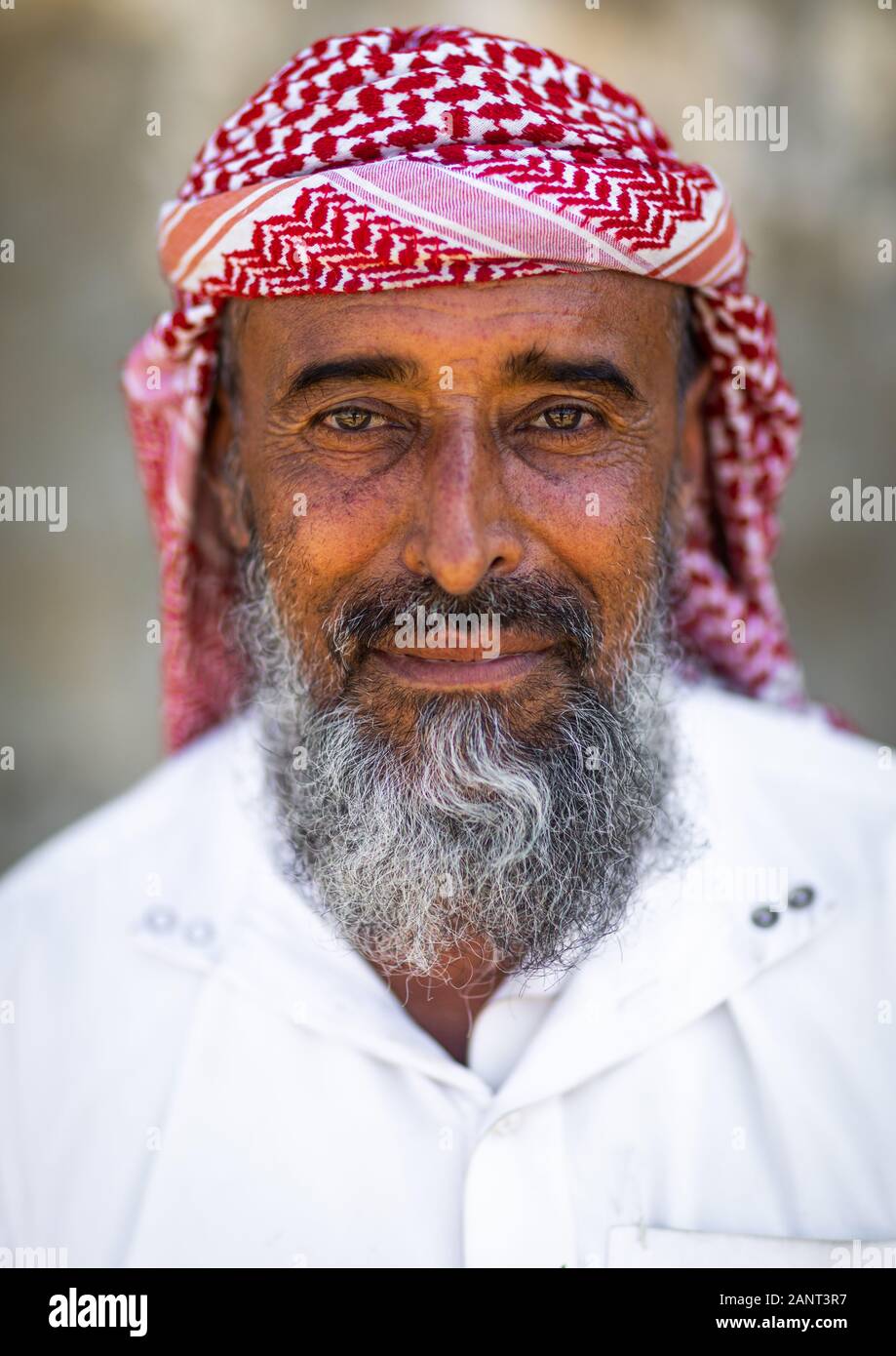Porträt einer saudi Mann, der eine kufiya, Provinz Jizan Addayer, Saudi-Arabien Stockfoto