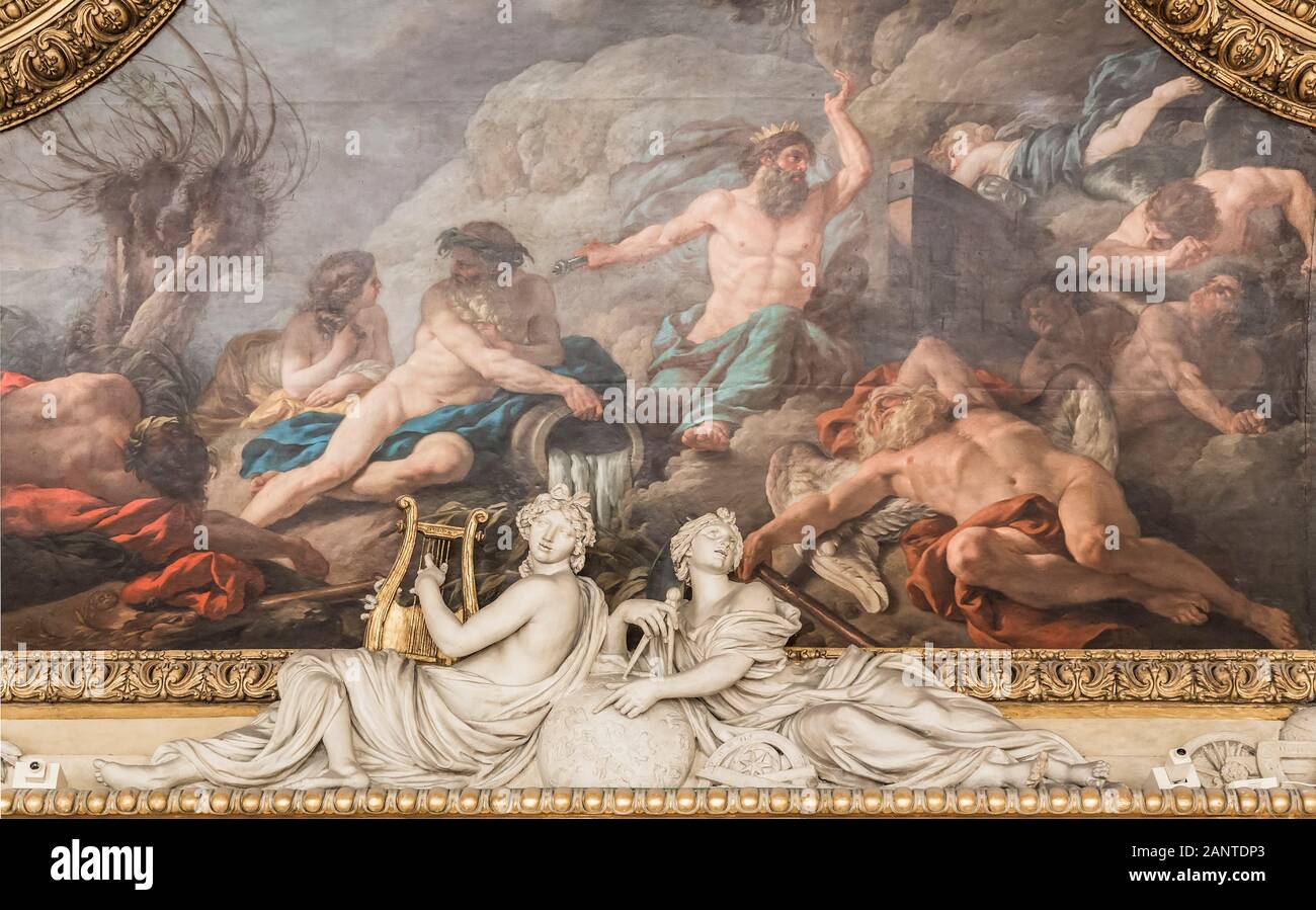 PARIS, Frankreich, 16. MAI 2016: Decke Malerei und Skulptur im Apollo Galerie am nationalen Museum des Louvre. Paris. Stockfoto