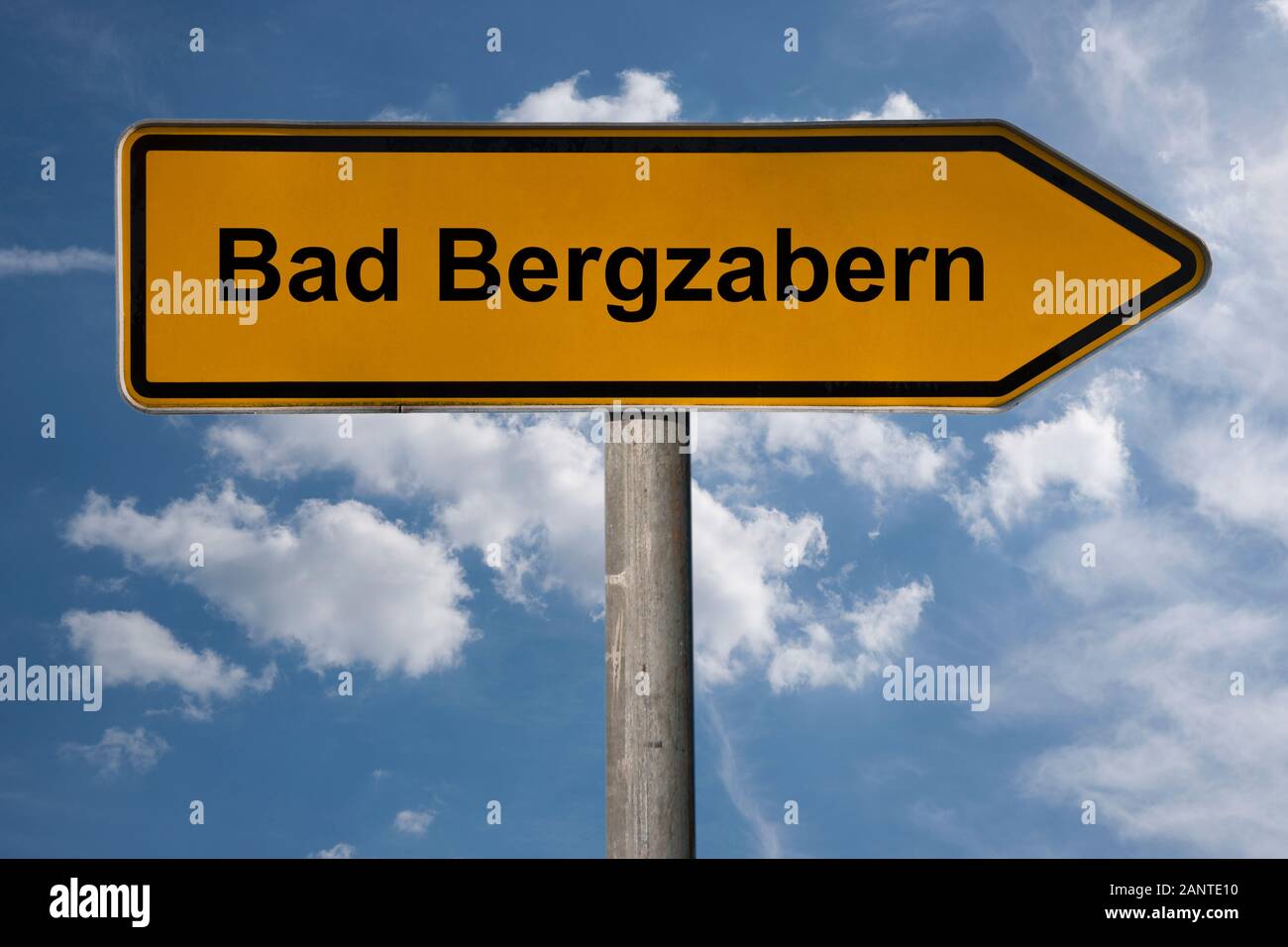 Detail Foto von einem Wegweiser mit der Aufschrift Bad Bergzabern, Rheinland-Pfalz, Deutschland, Europa Stockfoto