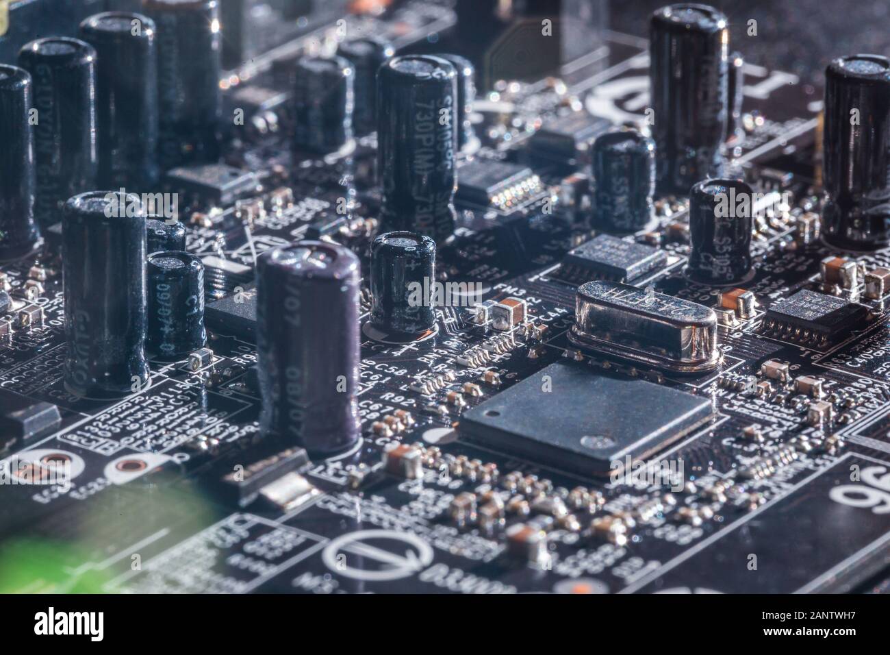 Kondensatoren motherboard -Fotos und -Bildmaterial in hoher Auflösung