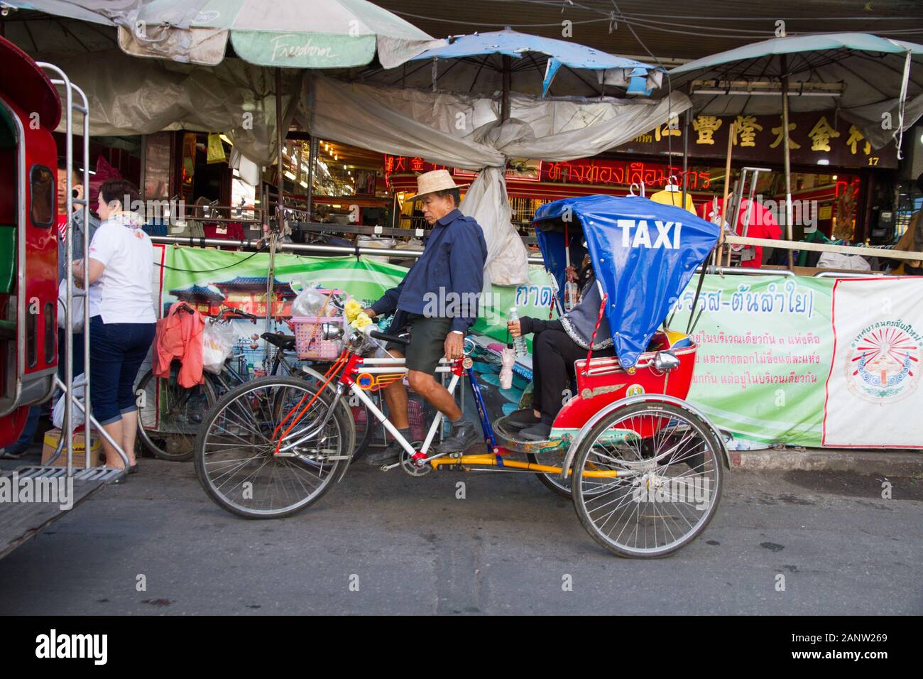 Thailand Chiang Mai Taxi Bike Senior man arbeitet Stockfotografie - Alamy