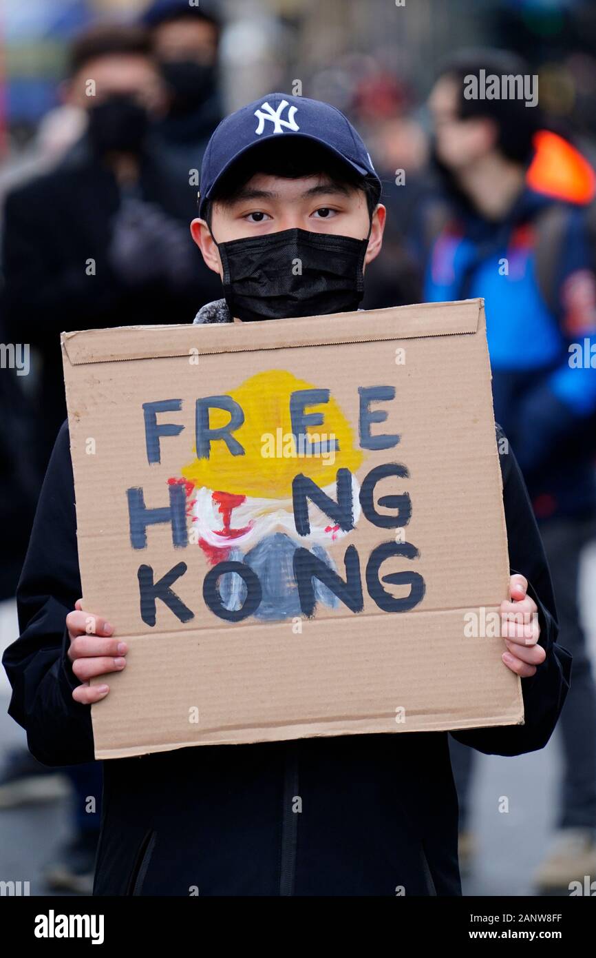 Glasgow, Schottland, Großbritannien. 19. Januar, 2020. Hong Kong Studenten und Amnesty International Stadium eine pro-demokratischen Protest auf der Sauchiehall Street im Stadtzentrum von Glasgow. Der Protest war einer von mehreren in Städten weltweit gegen die anti-demokratische Politik der Kommunistischen Partei Chinas zu protestieren. Iain Masterton/Alamy Leben Nachrichten. Stockfoto