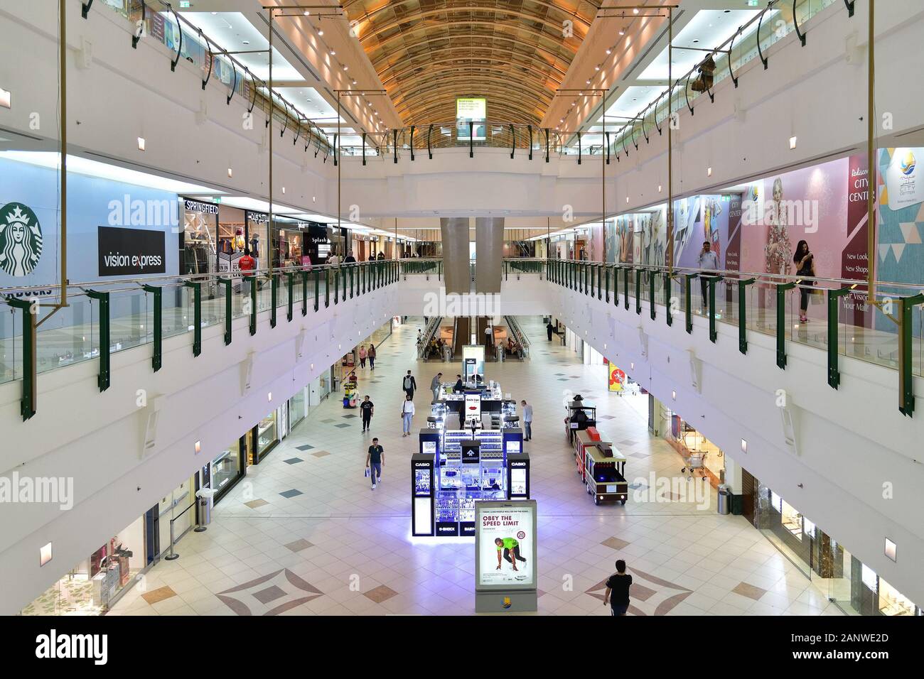 Doha, Katar - Nov 18. 2019. Der Innenraum des Doha City Centre - Einkaufszentrum. Stockfoto