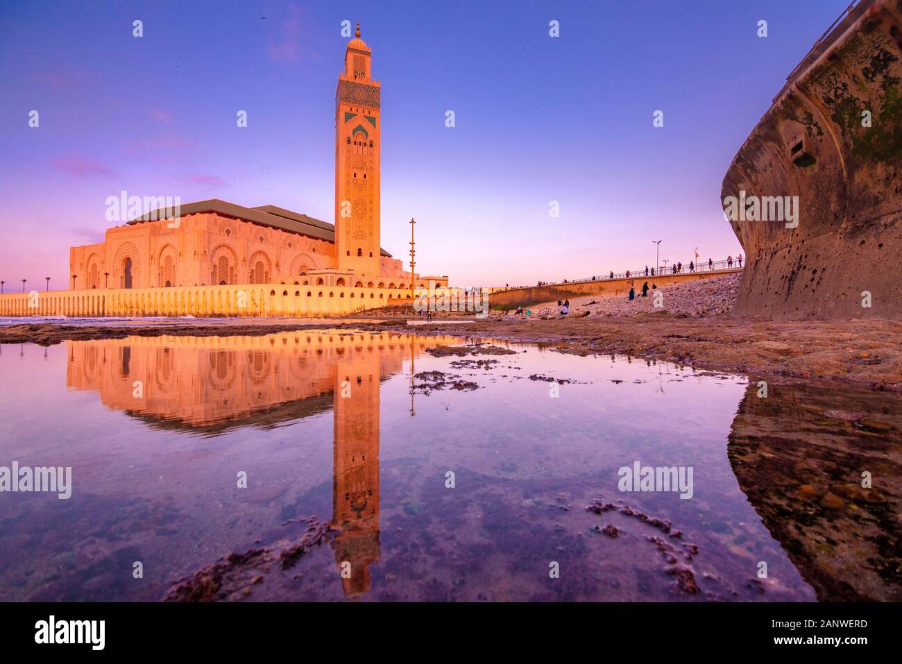 Die Hassan-II-Moschee ist eine Moschee in Casablanca, Marokko. Es ist die größte Moschee in Marokko mit dem höchsten Minarett der Welt. Stockfoto