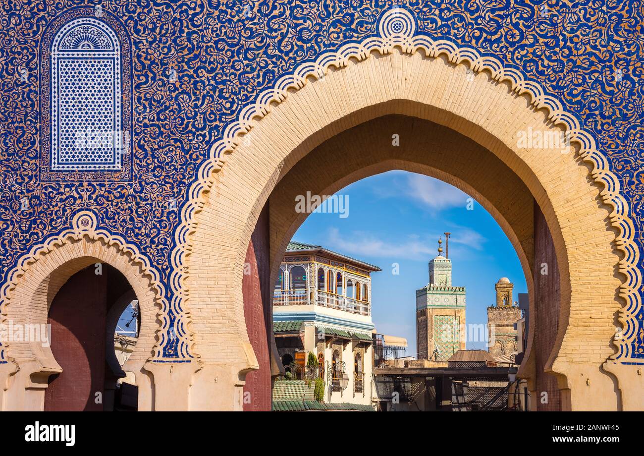 Tor Bab Bou Jeloud (Das blaue Tor) in Fes, Marokko Stockfoto