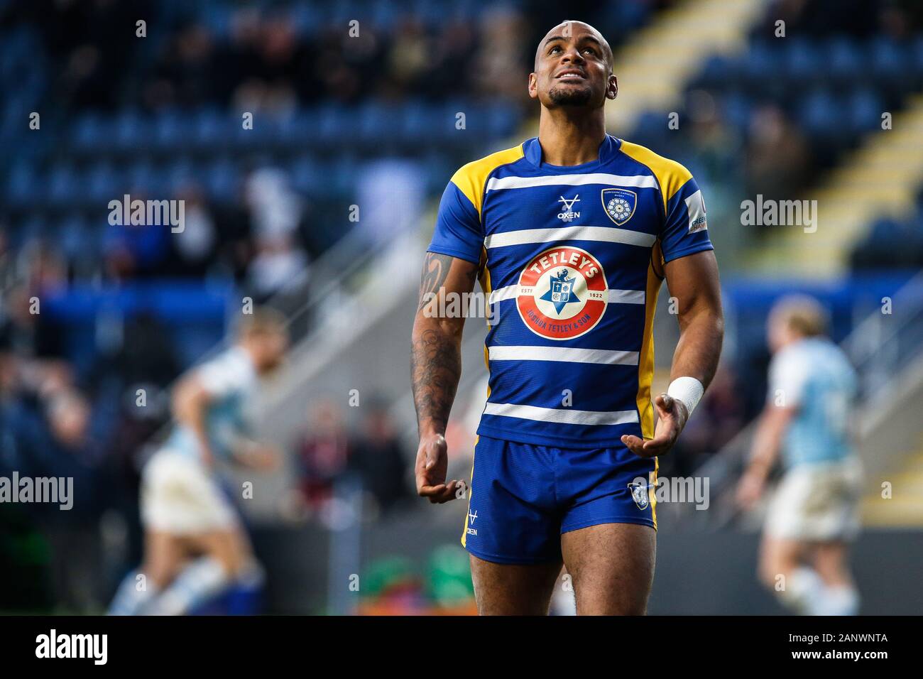 Leeds, Großbritannien. 15 Jan, 2019. LEEDS, England - 19. JANUAR Tom Varndell von Carnegie schaut zum Himmel während der Greene King IPA Championship Match zwischen Yorkshire Carnegie und Newcastle Falcons bei Headingley Leeds Carnegie Stadion, am Sonntag, den 19. Januar 2020. (Quelle: Chris Lishman | MI Nachrichten) das Fotografieren dürfen nur für Zeitung und/oder Zeitschrift redaktionelle Zwecke verwendet werden, eine Lizenz für die gewerbliche Nutzung Kreditkarte erforderlich: MI Nachrichten & Sport/Alamy leben Nachrichten Stockfoto