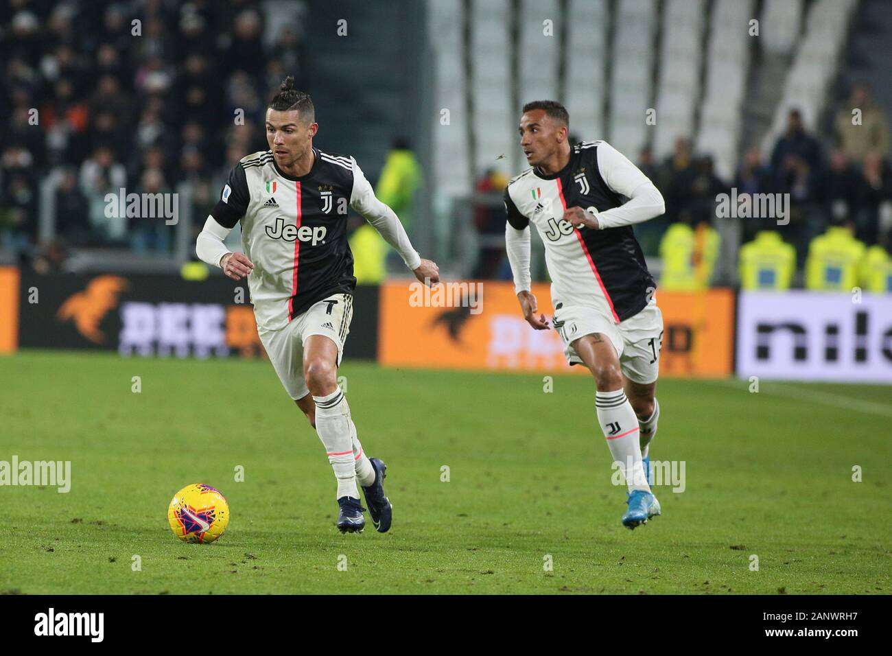 Torino, Italien. 19 Jan, 2020. Turin, Italien, 19 Jan 2020, 7 Cristiano Ronaldo (Juventus Turin) und 13 danilo Luiz von Silva (juventus) während Juventus vs Parma - Italienische Fußball Serie A Männer Meisterschaft - Credit: LM/Claudio Benedetto Credit: Claudio Benedetto/LPS/ZUMA Draht/Alamy leben Nachrichten Stockfoto