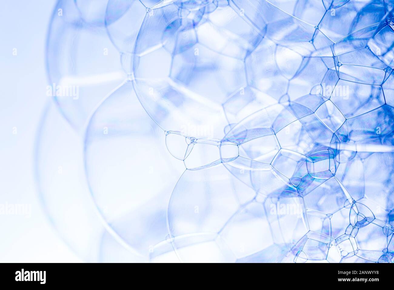 Kreative Zusammenfassung Hintergrund der Kette von Bläschen Struktur in dunklen Blautönen gemacht Stockfoto