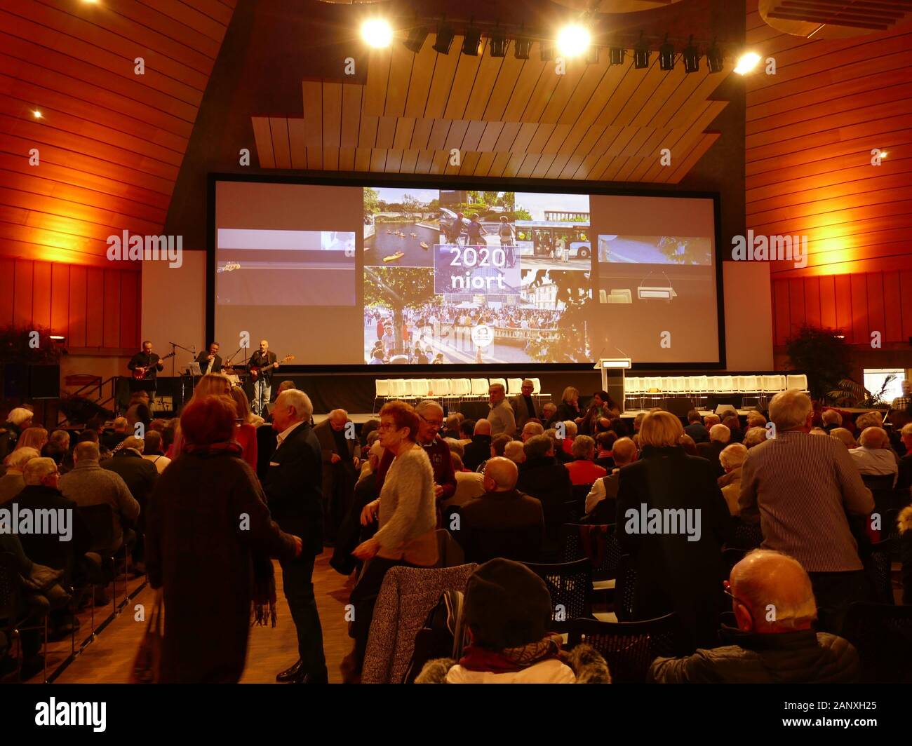 Auf Wunsch Jerôme Baloge selbst projiziert, bis 2030 eine Verdoppelung der Anzahl der Studenten die Entwicklung der digitalen Wirtschaft immer Zentrum von Olympischen Vorbereitung Stockfoto