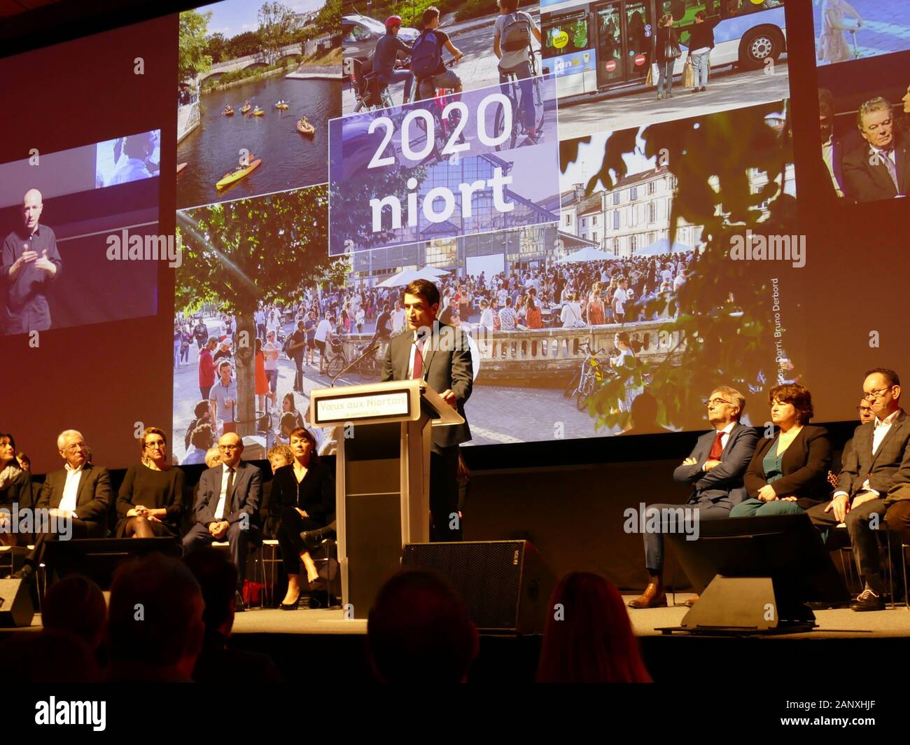 Auf Wunsch Jerôme Baloge selbst projiziert, bis 2030 eine Verdoppelung der Anzahl der Studenten die Entwicklung der digitalen Wirtschaft immer Zentrum von Olympischen Vorbereitung Stockfoto