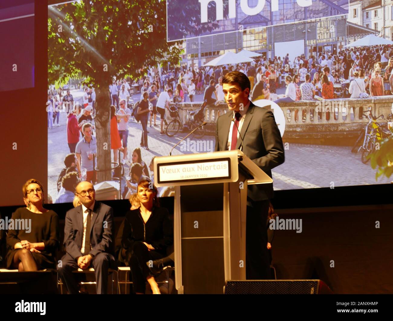 Auf Wunsch Jerôme Baloge selbst projiziert, bis 2030 eine Verdoppelung der Anzahl der Studenten die Entwicklung der digitalen Wirtschaft immer Zentrum von Olympischen Vorbereitung Stockfoto