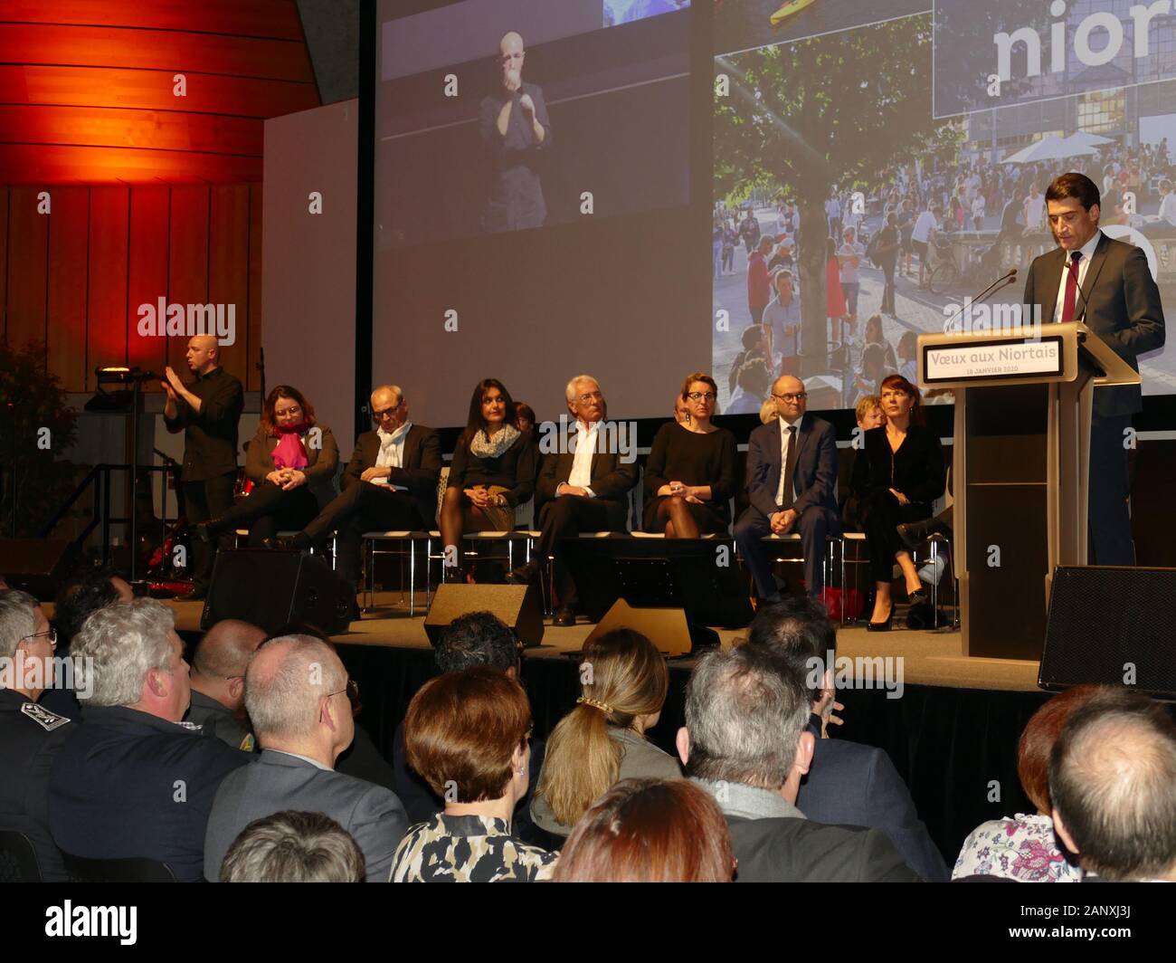Auf Wunsch Jerôme Baloge selbst projiziert, bis 2030 eine Verdoppelung der Anzahl der Studenten die Entwicklung der digitalen Wirtschaft immer Zentrum von Olympischen Vorbereitung Stockfoto