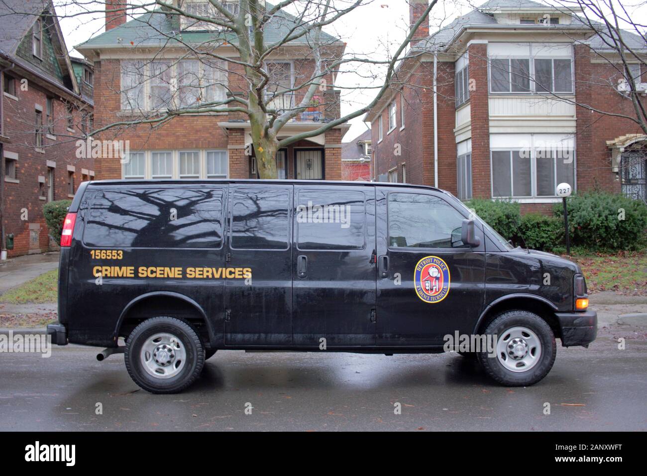 Tatort Service Fahrzeug an der Szene eine Schießerei Totschlag in Detroit, Michigan, USA Stockfoto