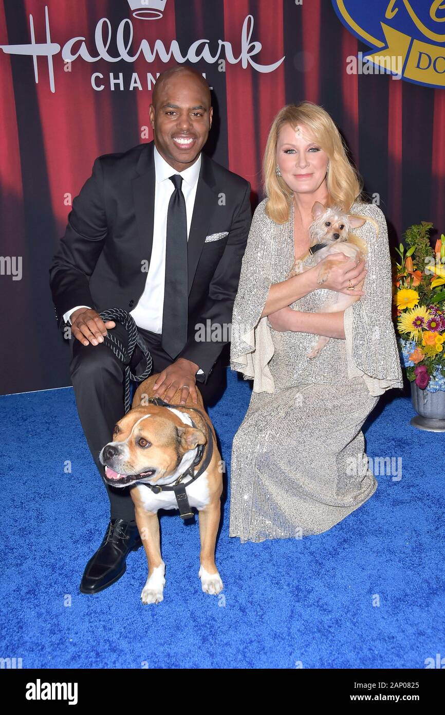 Kevin Frazier und Sandra Lee auf die Aufzeichnung der Hallmark Channel TV-Show "American Rescue Dog Show 2019" in der Barker Hangar. Santa Monica, 19. Januar 2020 | Verwendung weltweit Stockfoto