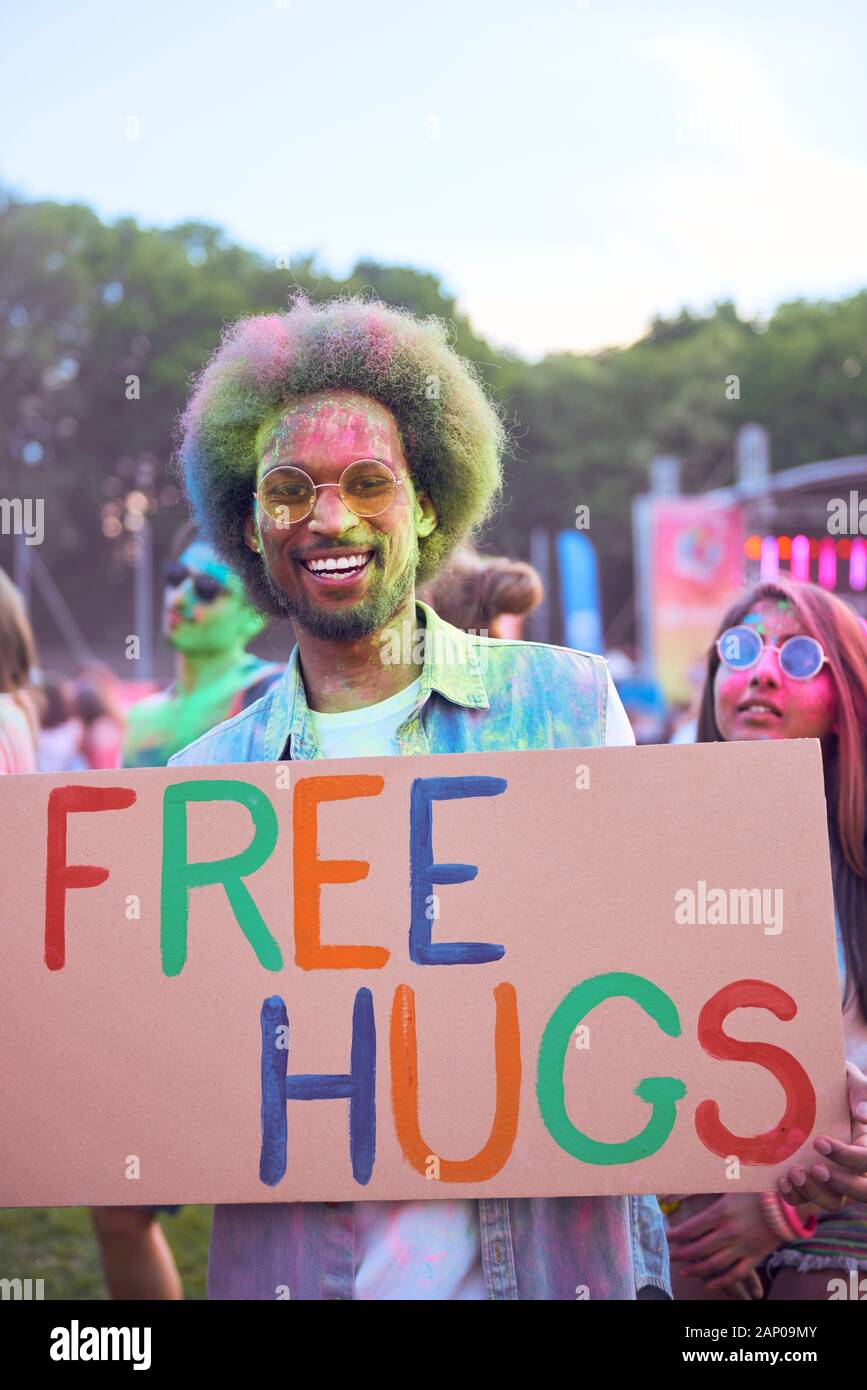 Afrikanischer Mann auf der Party Stockfoto