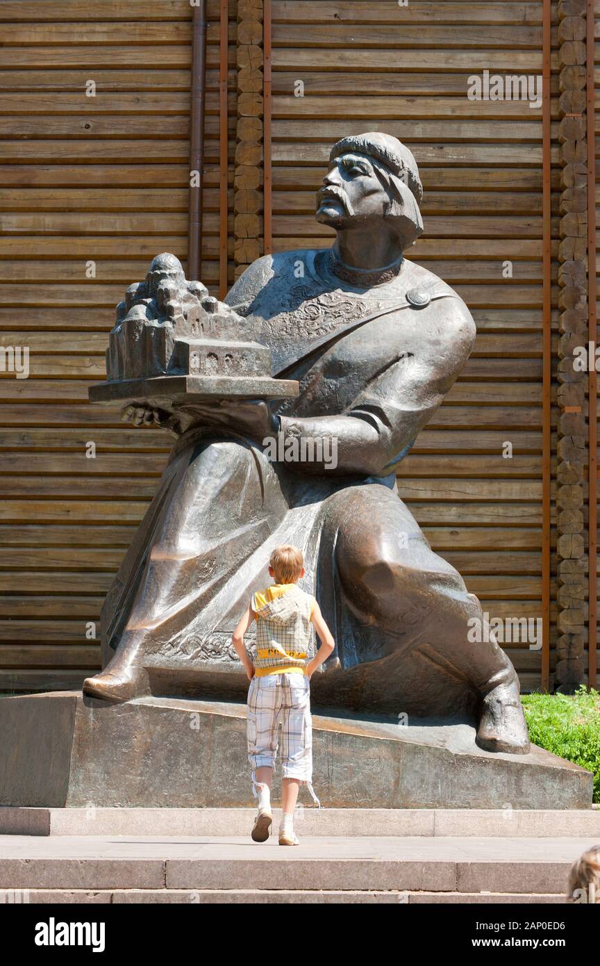 Jaroslaw der Weise statue am Golden Gate in Kiew. Stockfoto