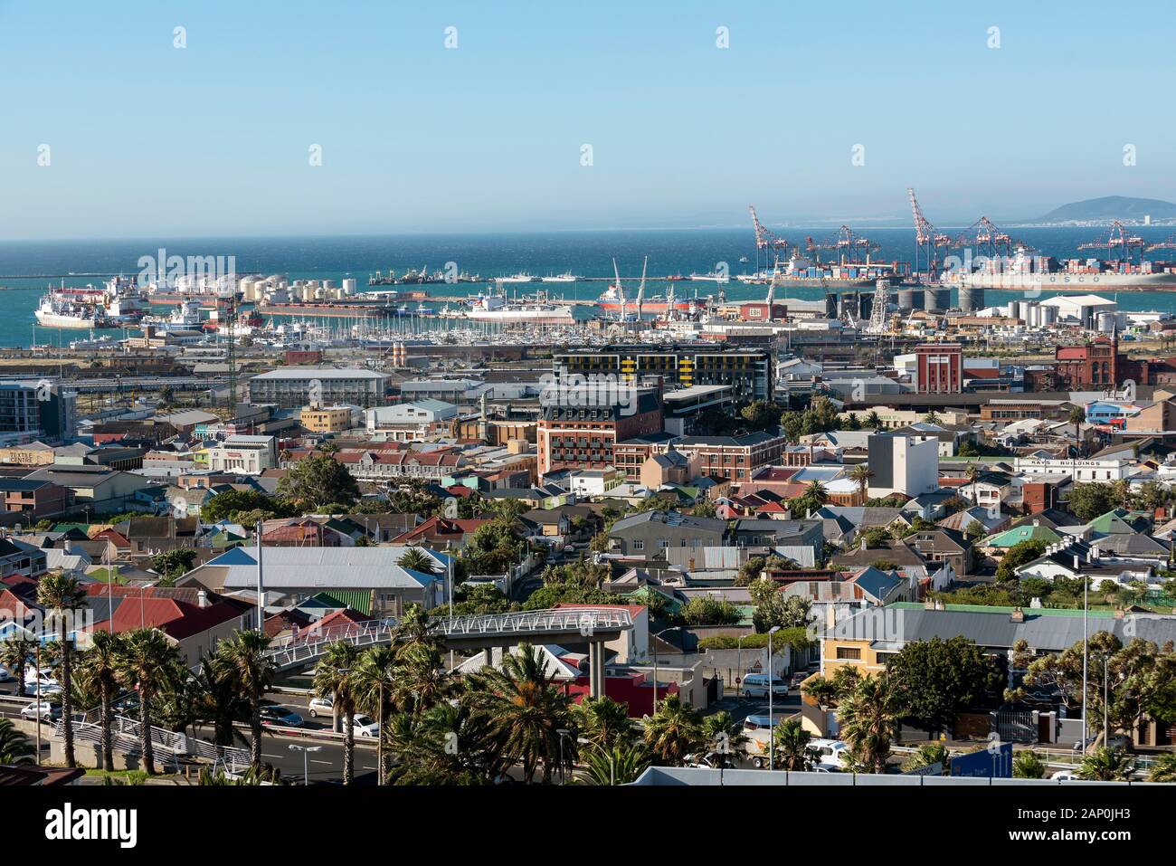 Kapstadt Docks. Dezember 2019. Einen Überblick über Kapstadt Port und Werftenbereich zu Table Bay Hafen und der Westküste. Stockfoto