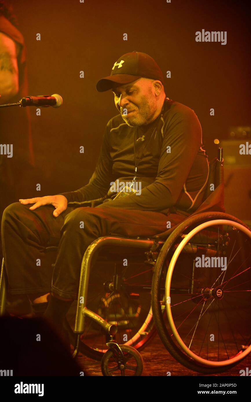 Miami Beach, Florida, USA. 18 Jan, 2020. Sänger Donnie Calvin von Wippen Rache ausführen auf der Bühne des Fillmore Miami Beach an der Jackie Gleason Theater am 03 Januar, 2020 in Miami Beach, Florida. Quelle: MPI 10/Media Punch/Alamy leben Nachrichten Stockfoto