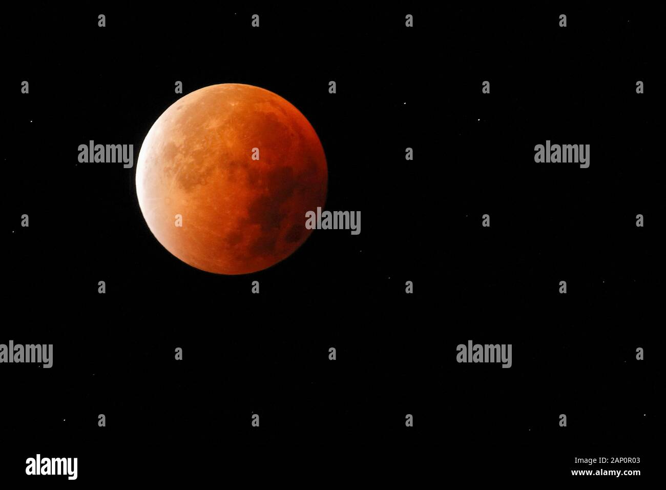 Totale Mondfinsternis, auch Blutmond genannt. Schweiz Stockfoto