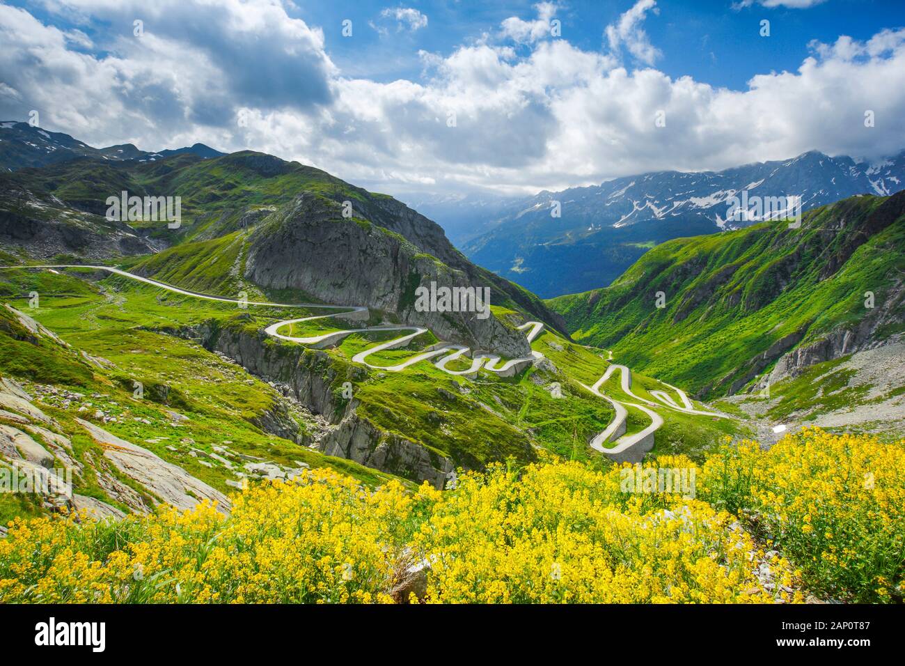 Alte Straße am Gotthardpass im Tremola-Tal, Schweiz Stockfoto