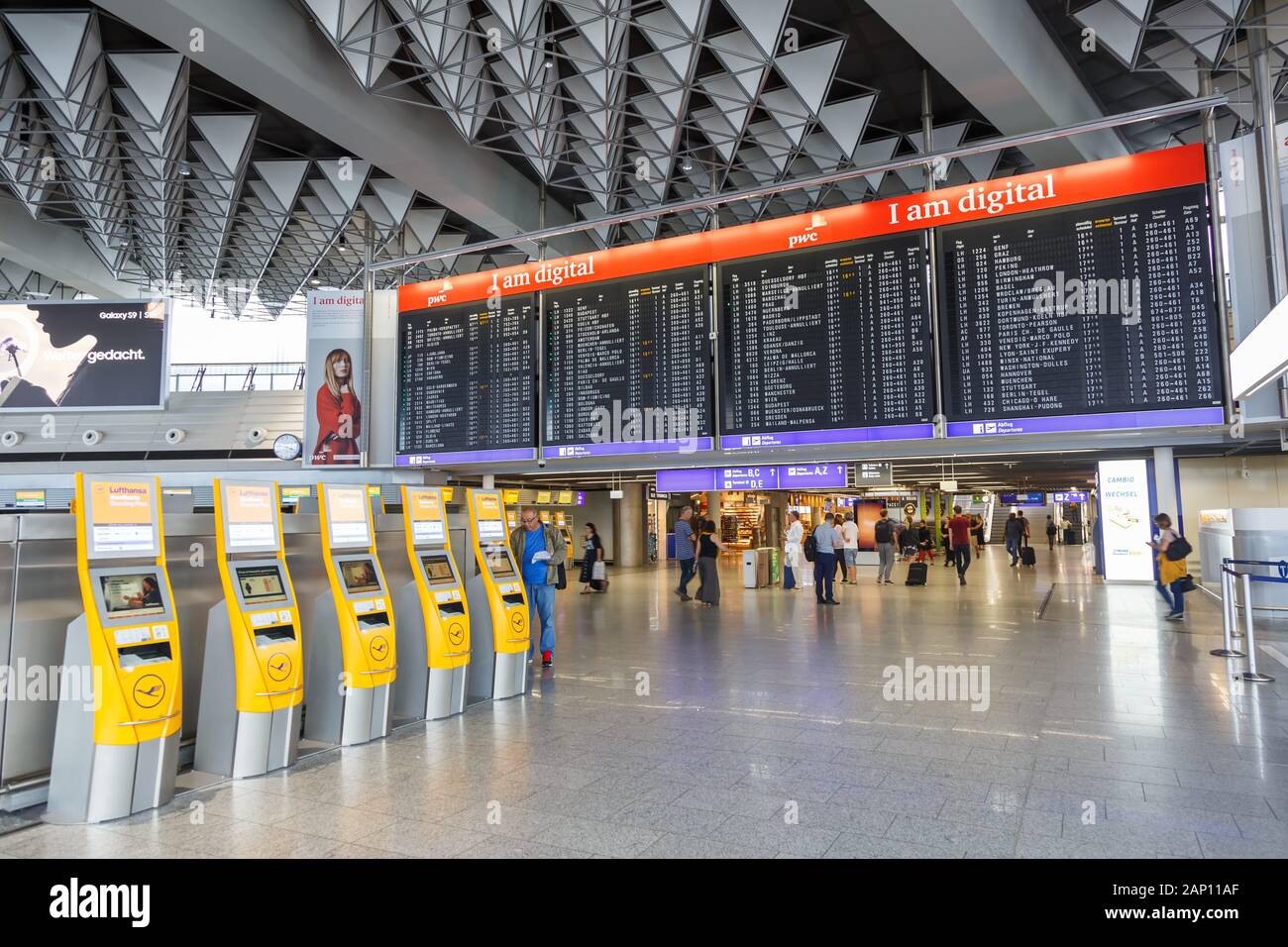 Flughafen Frankfurt Parken Terminal 1 Halle B www.alamy.de