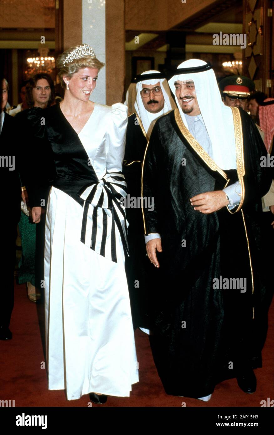 Prinzessin Diana und HM König Fahd besuchen Abendessen Crown Prince Palace an Rawdah in Riad während ihrer Royal Tour von Saudi-arabien, November 1986. Stockfoto