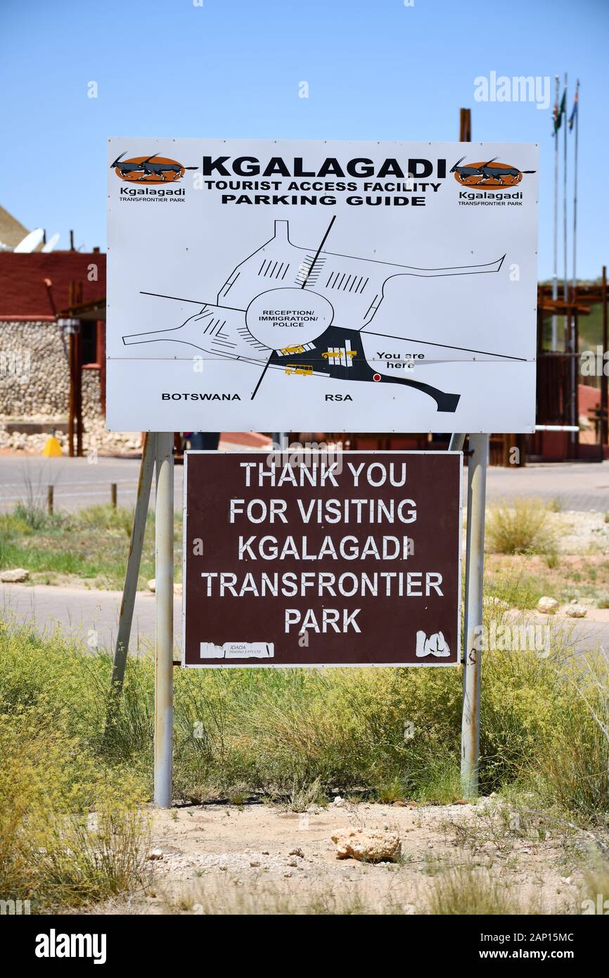 Beim Verlassen des Kgalagadi Transfrontier National Park, dieses Zeichen wird verwendet, um die Touristen zu Vielen Dank für Ihren Besuch am 02/25/2019. Der Kgalagadi Transfrontier National Park wurde im Jahr 1999 durch die Zusammenlegung der Südafrikanischen Kalahari-Gemsbok-Nationalpark und der Gemsbok Nationalpark in Botswana und ist eine grenzüberschreitende Naturschutzgebiet in der Kalahari Wüste mit einer Fläche von rund 38.000 Quadratkilometern angelegt. Der Park ist besonders für seine Löwen, die oft dort finden kann, aber auch für zahlreiche andere wilde Tiere, die hier leben, sind bekannt. Foto: Matthias Toedt/dpa-Zentralbild/ZB/Bild Alle Stockfoto