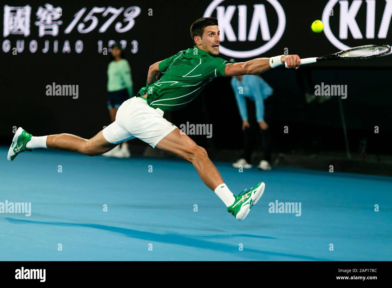 Melbourne, Australien. 20 Jan, 2020. Tennis: Grand Slam Australian Open. Männer, singles, Runde 1, Djokovic (Serbien) - Struff (Deutschland). Novak Djokovic in Aktion. Credit: Frank Molter/dpa/Alamy leben Nachrichten Stockfoto