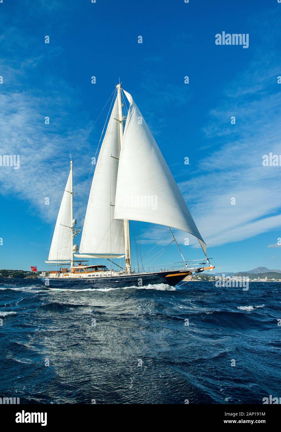 Segelyacht im Mittelmeer Stockfoto