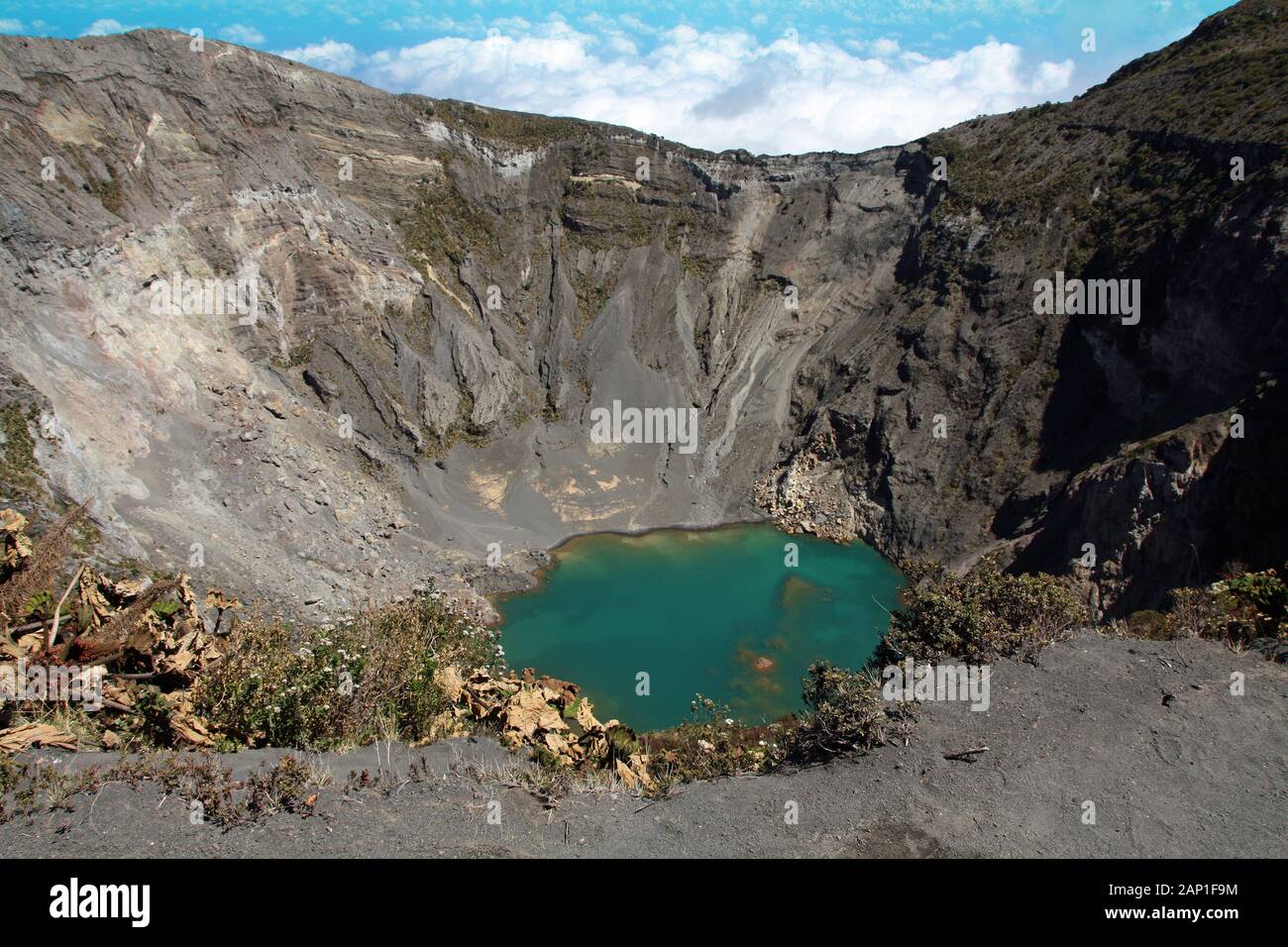 Irazu Vulkan in Costa Rica Crater Lake grünes Wasser Stockfoto