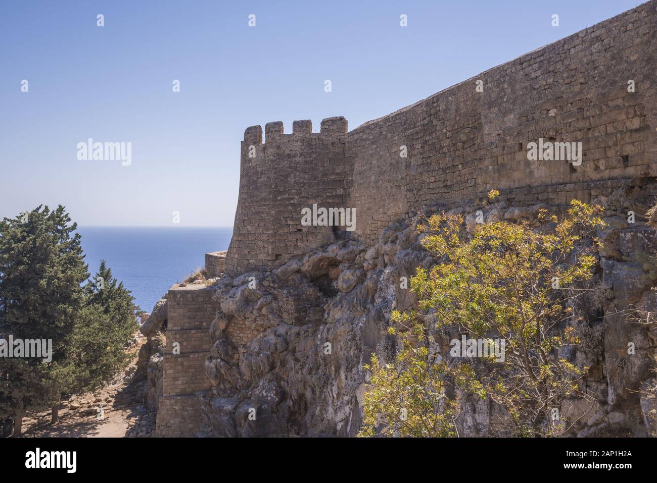 Die Festung Wand Schutz der Akropolis von Lindos, Rhodos, Griechenland Stockfoto