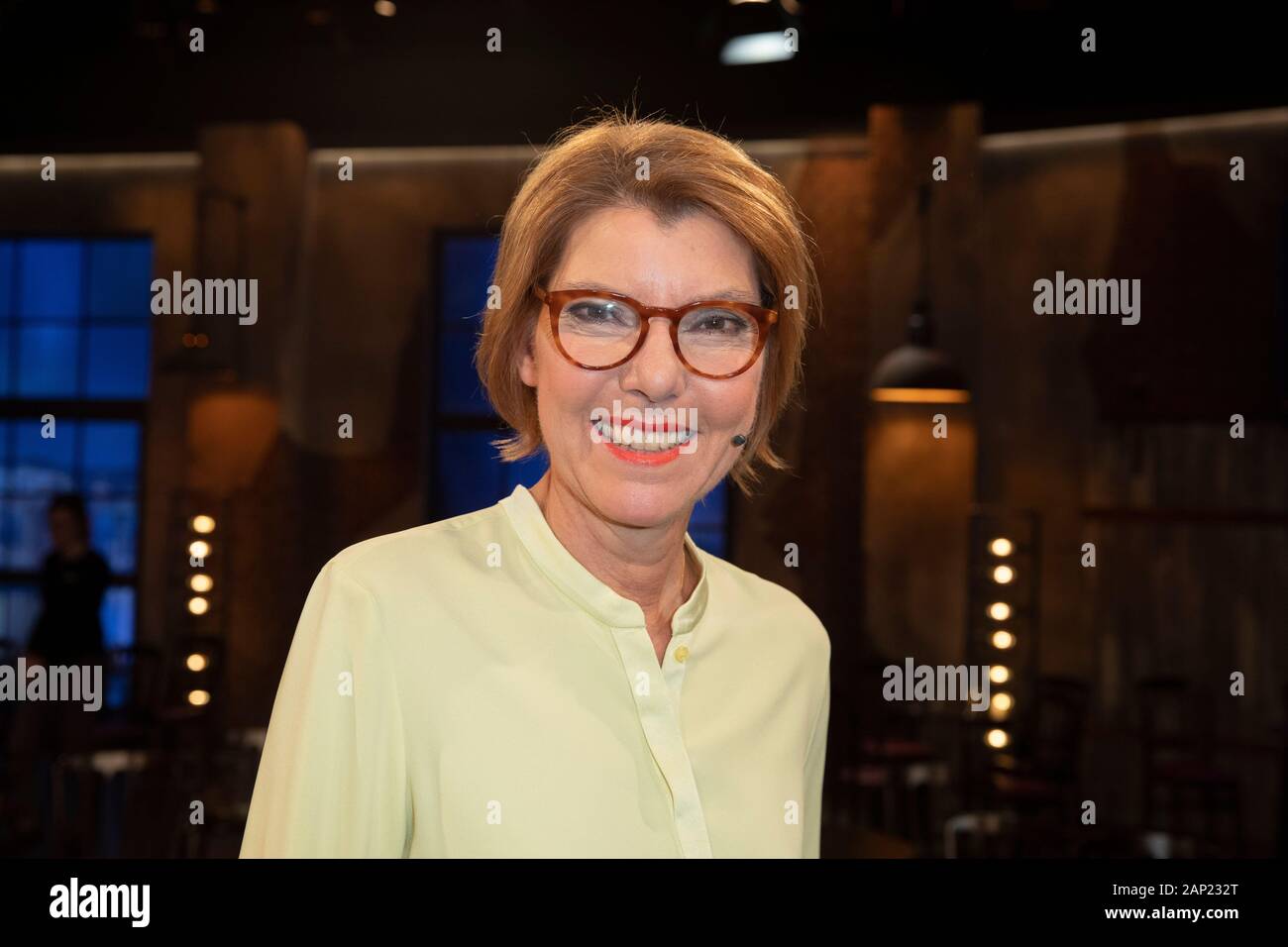 Bettina Böttinger bei der Aufzeichnung der WDR-Talkshow "Kölner Treff" im WDR-Studio BS 2. Köln, 17.12.2019 Stockfoto