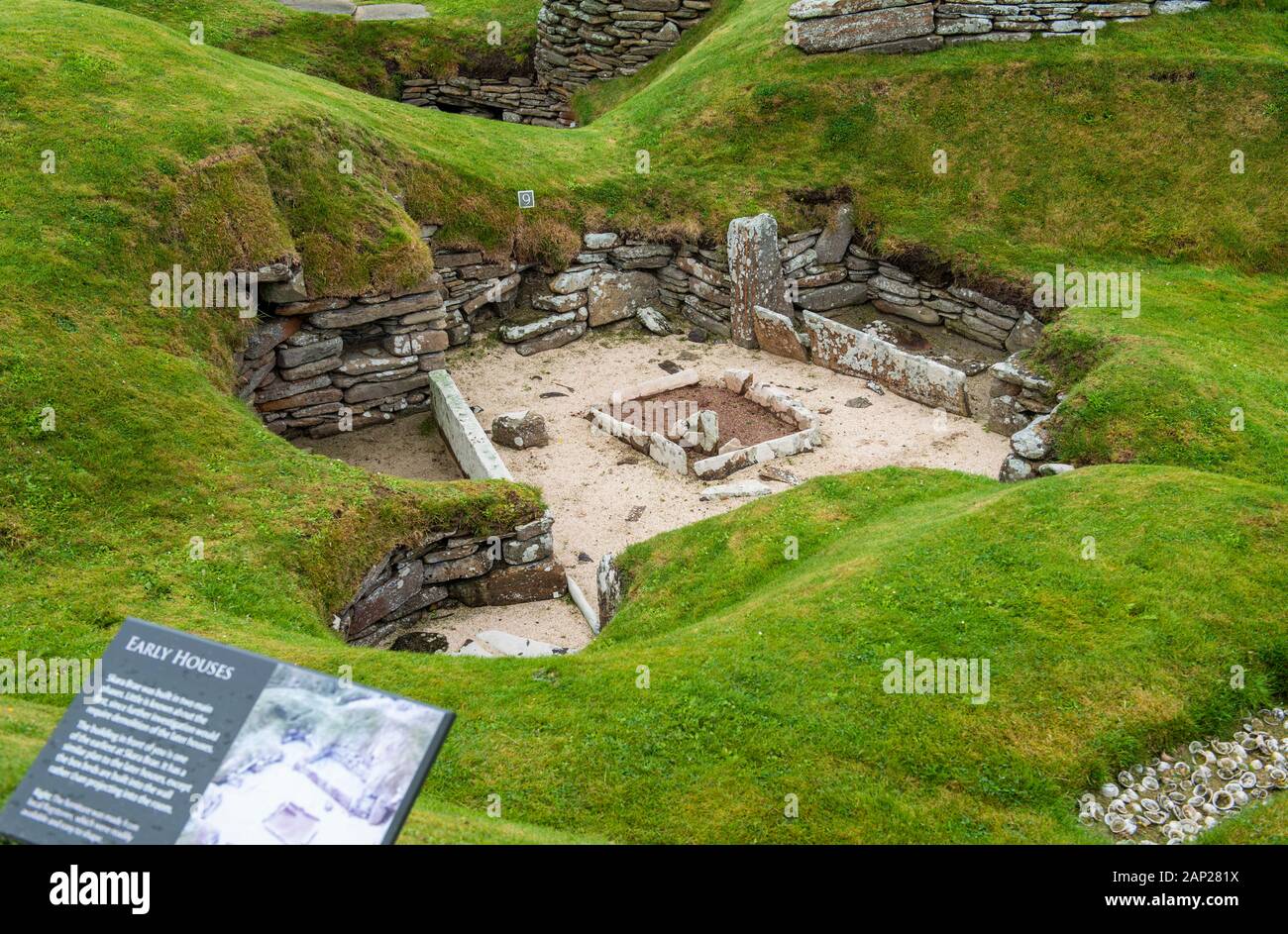 Skara Brae, ein Steinhaus neolithischen Dorf auf der Bucht Skaill an der Westküste von den Orkney-Inseln in Schottland. Stockfoto