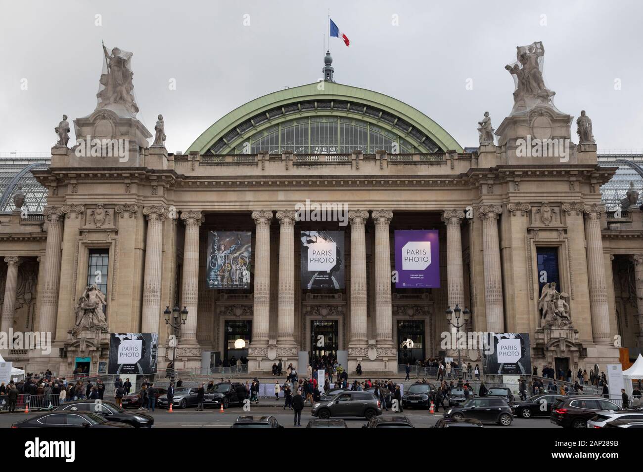 Eingangsportal beim Pressebesuch der Fotokunstmesse PARIS FOTO' im Grand Palais. Paris, 10.11.2019 Stockfoto