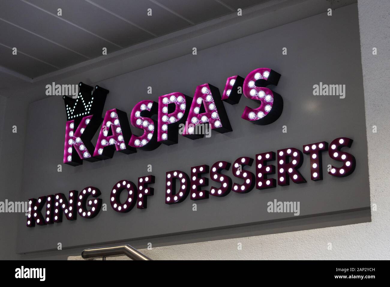 Kaspa's King von Desserts erhabenen Buchstaben 3D-Schild draußen Store auf Crosshall Street, Liverpool Stockfoto
