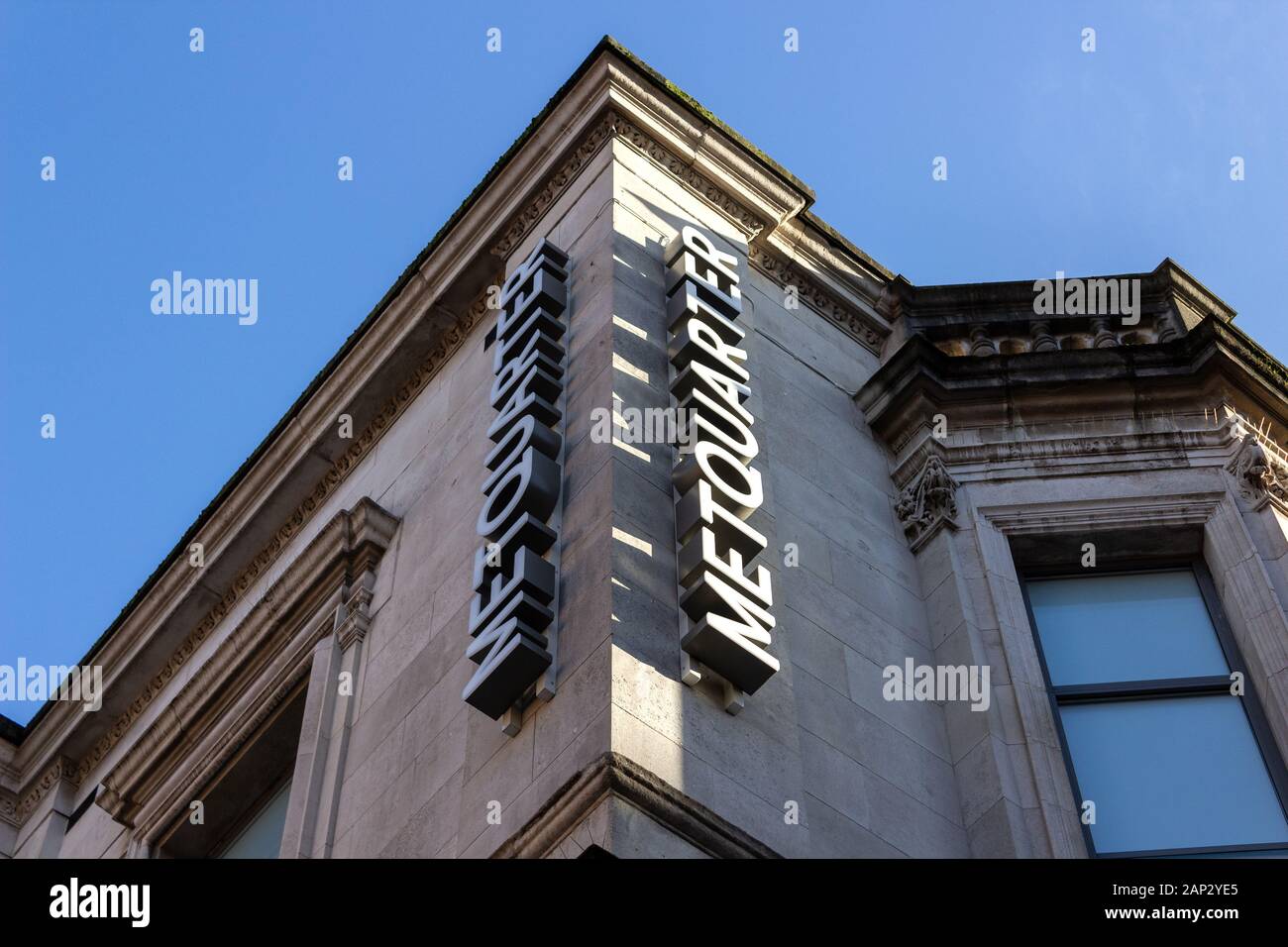 Metquarter erhabenen Buchstaben 3D-Schild an der Seite des Einkaufszentrum Gebäude in Liverpool Stockfoto