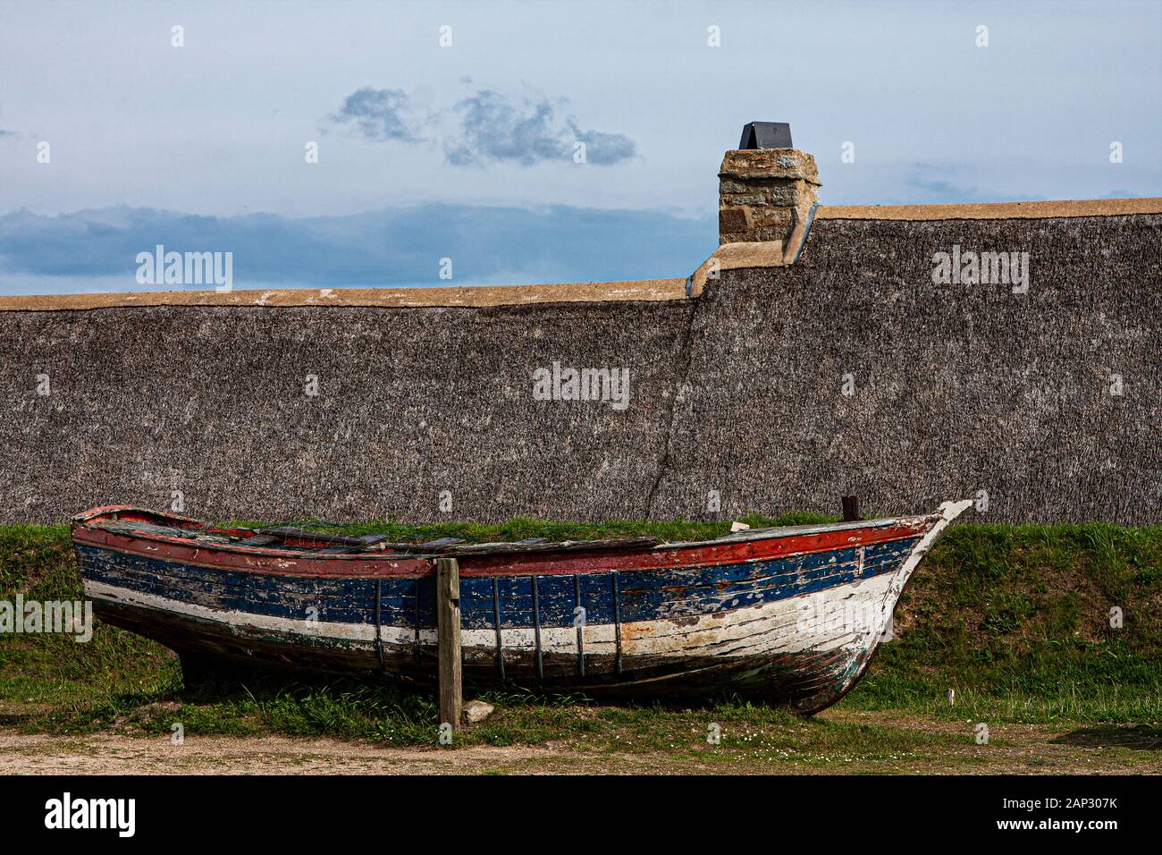 Frankreich, Brittainy, Kerlouan, Restaurant, Artist Village, grossen Felsen, Meer, Klippen, Steinhaus, Stockfoto