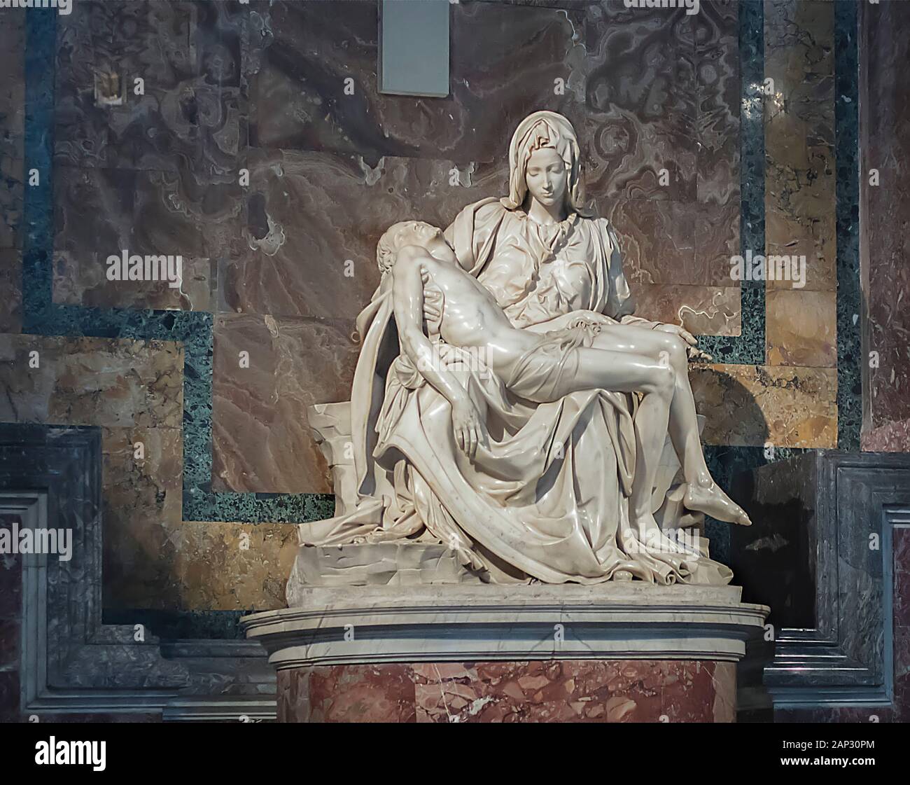 Michelangelos Pietà in der St.-Peters-Basilika, Vatikanstadt, Rom, Italien, bevor Schutzglas installiert wurde Stockfoto
