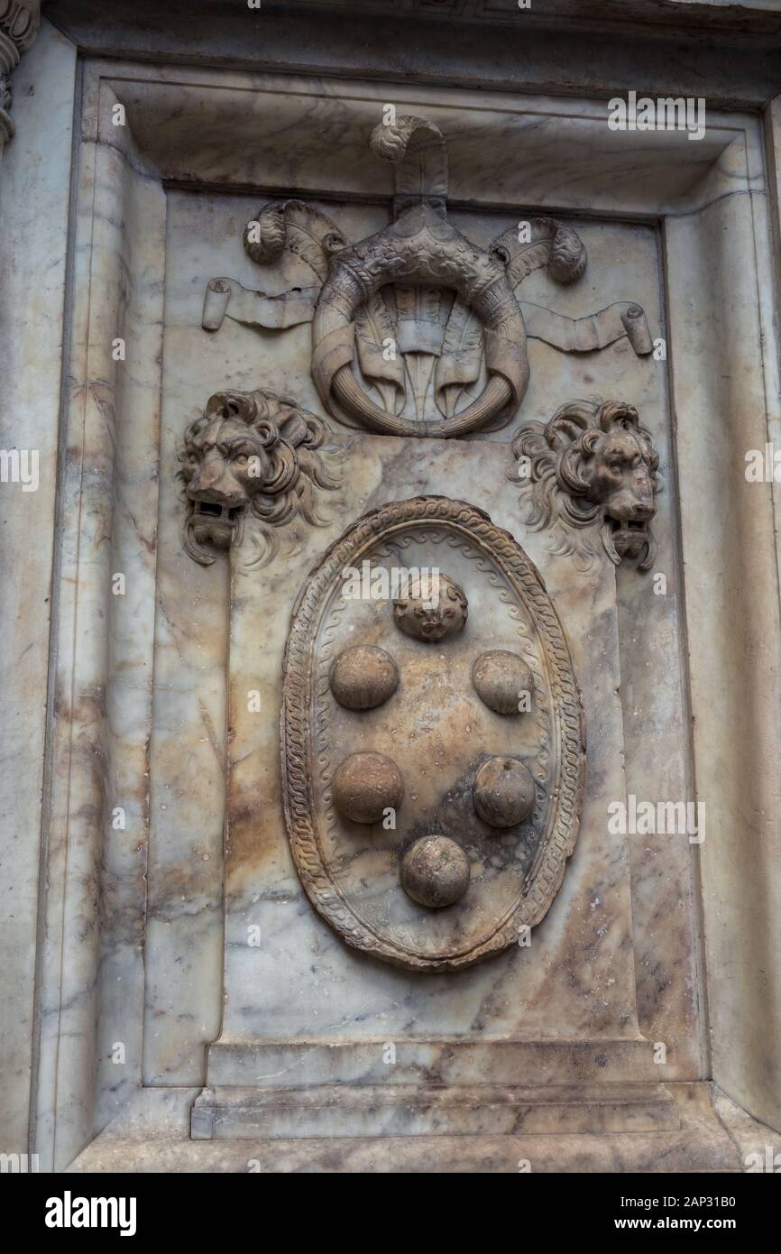 Die Medici Kugeln. Ursprung der Wappen der Familie Medici. Die Familie Medici Emblem. sechs Kugeln. Florenz Toskana Italien Stockfoto