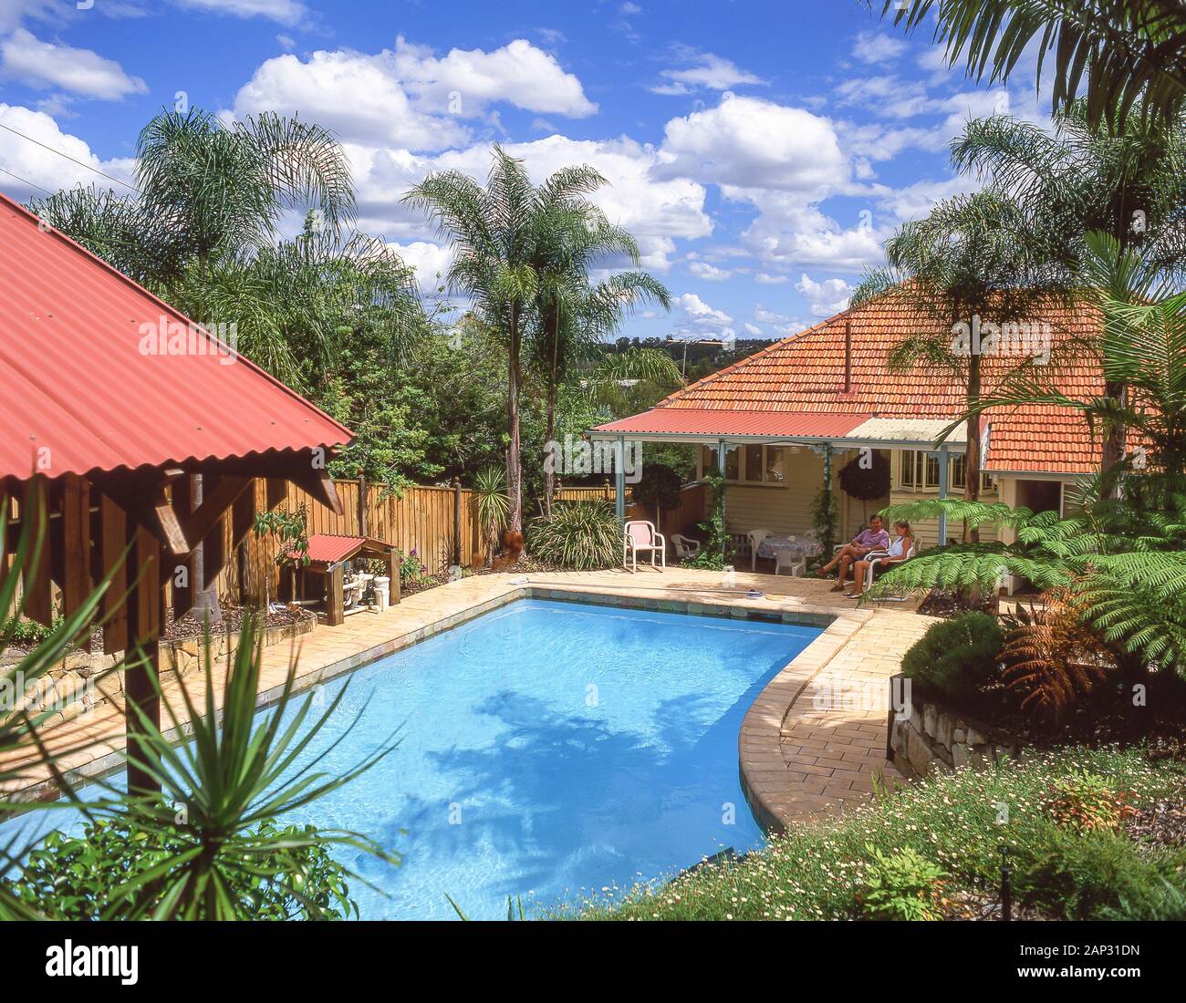 S-Haus mit Swimmingpool, Highgate Hill, Brisbane, Queensland, Australien Stockfoto