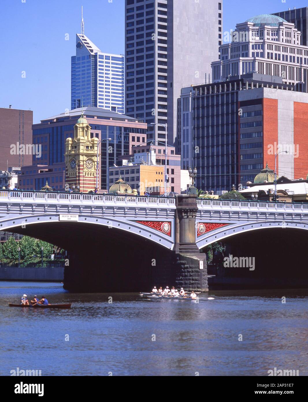 City und Princes Bridge über Yarra River, Melbourne, Victoria, Australien Stockfoto