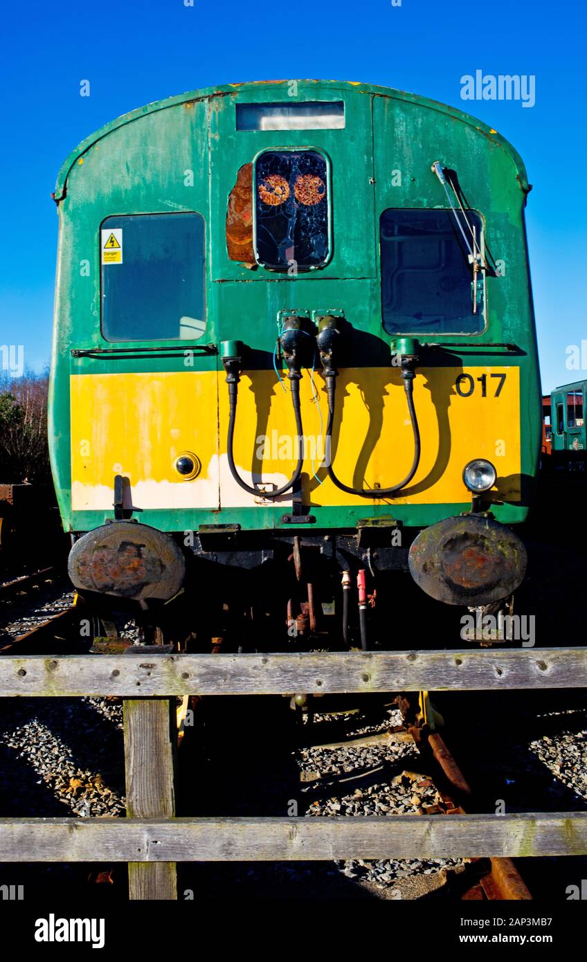 Elektrischer Triebzug zu restaurieren an Fortbewegung Railway Museum, Shildon, County Durham, England Stockfoto