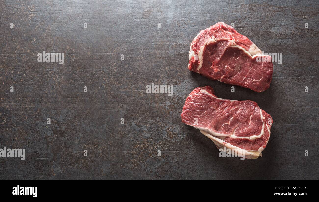 Beef Rib Eye Steak auf Schiefer - Oben auf Ansicht Stockfoto