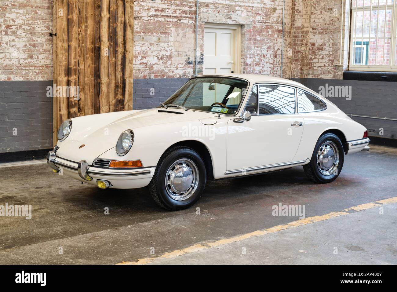 Jahrgang 1960er Porsche 911 Auto im Bicester Heritage Center Sonntag Jagtfall. Bicester, Oxfordshire, England Stockfoto