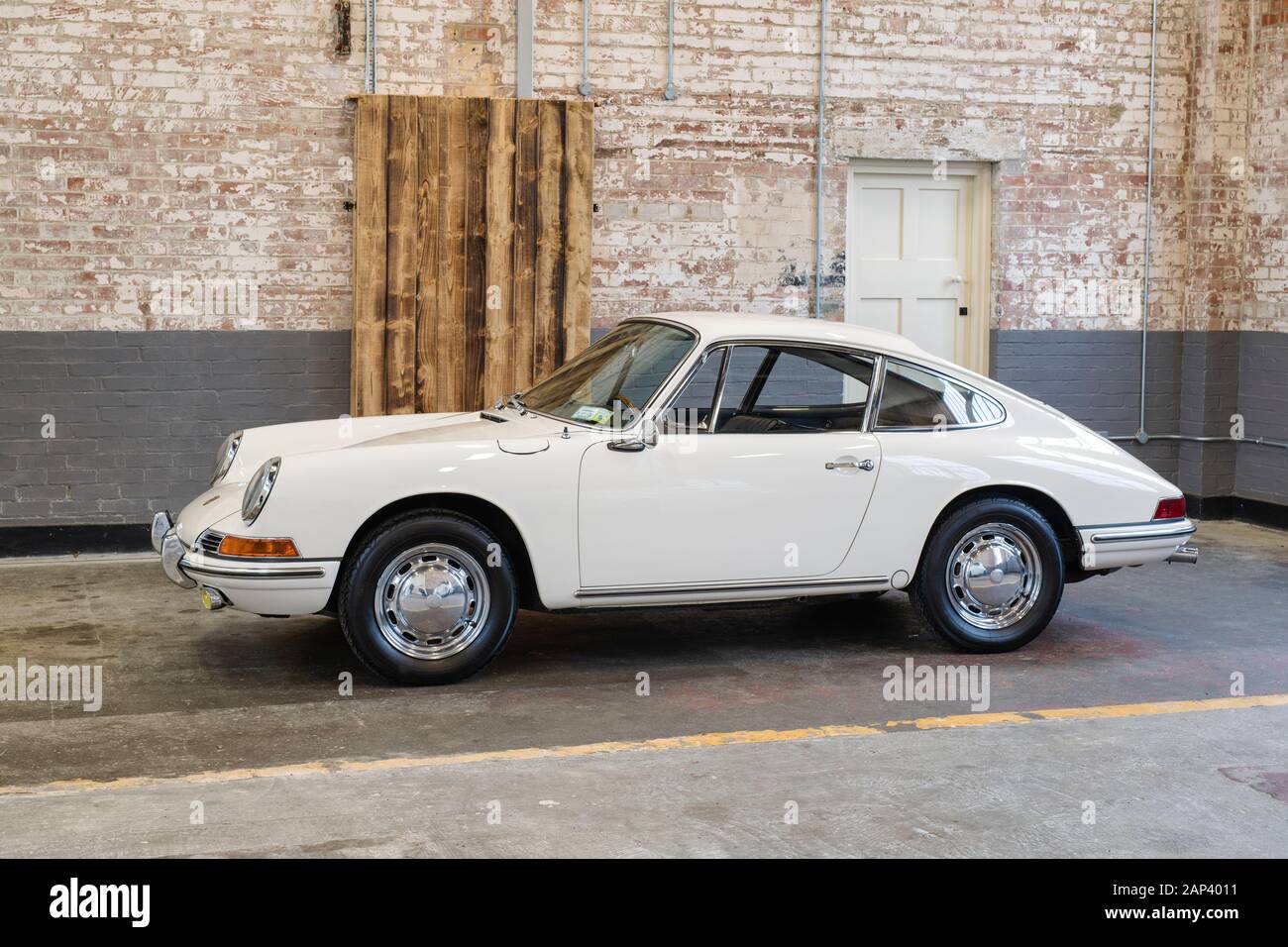 Jahrgang 1960er Porsche 911 Auto im Bicester Heritage Center Sonntag Jagtfall. Bicester, Oxfordshire, England Stockfoto