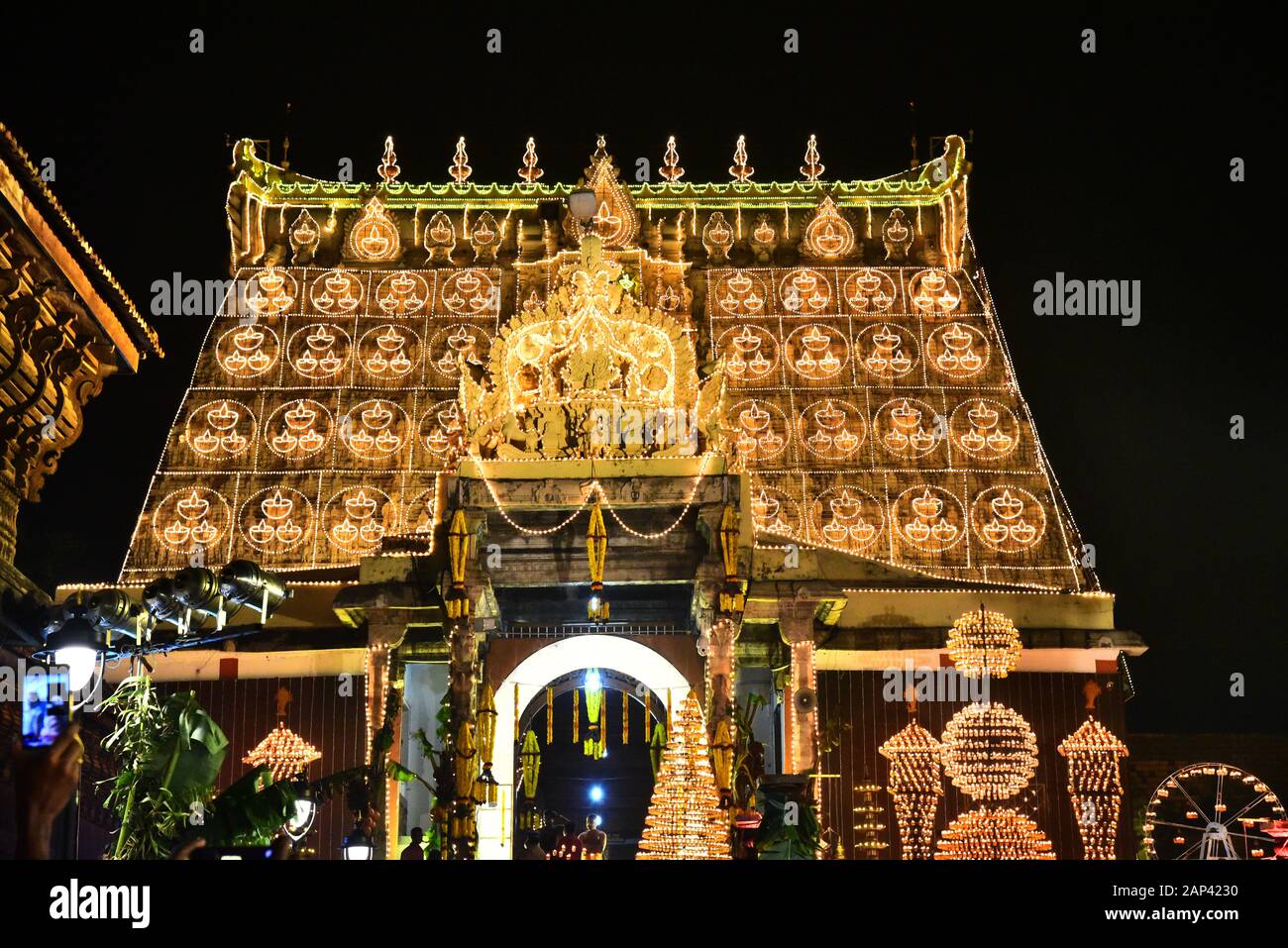 Sree Padmanabhaswamy Tempel während der Lakshadeepam-Zeremonie, thiruvananthapuram, kerala, indien. Dieser Tempel hat den reichsten Schatz Indiens. Stockfoto